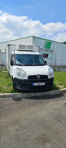 Aperçu des activités de la casse automobile PETIT FORESTIER LOCATION située à VILLEPINTE (93420)